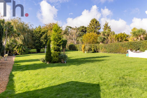 Lawned Rear Gardens