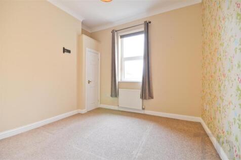Bedroom 1.JPG
