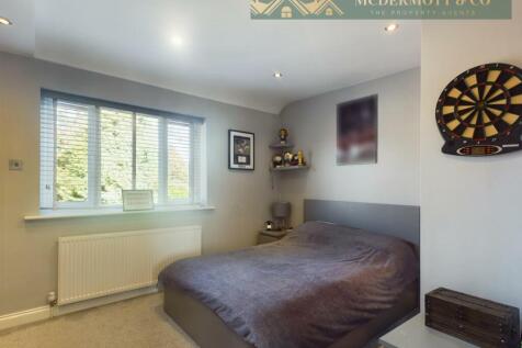 CAM03850G0-PR0049-STILL022.jpg