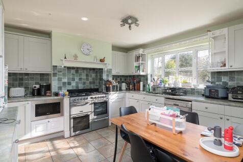 Kitchen &amp; Dining Room