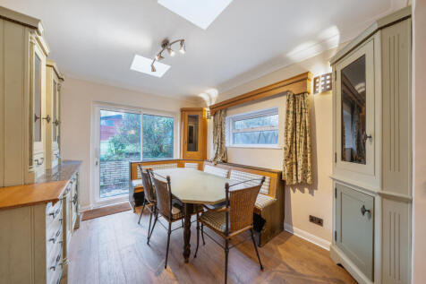 1392815-8-694280c...