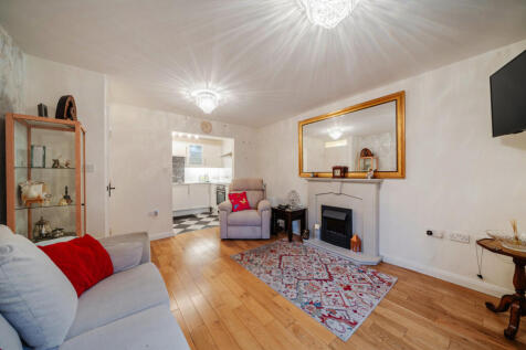 1393239-9-6943e64...