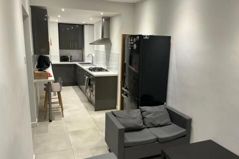 lounge to kitchen.jpg