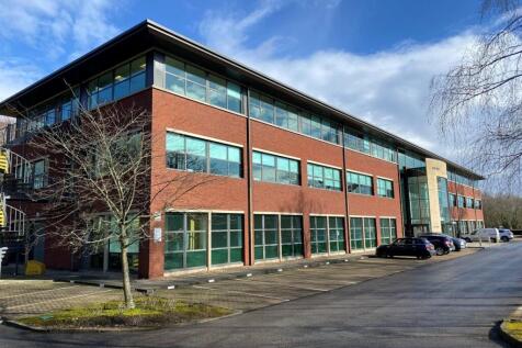 PHOTO  Burlington House Botleigh Grange Hedge En