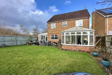garden to house