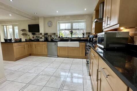 family dining/kitchen