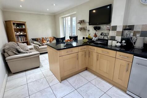 family dining/kitchen
