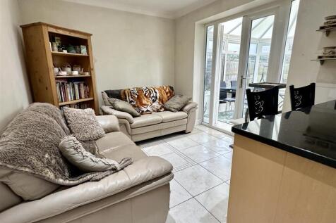 family dining/kitchen
