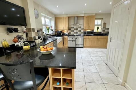 family dining/kitchen