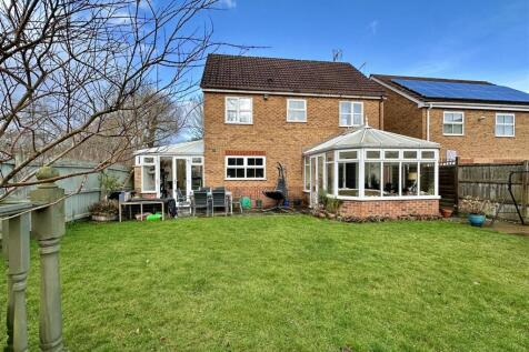 garden to house
