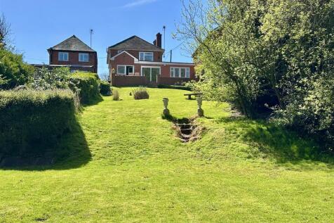 garden to house