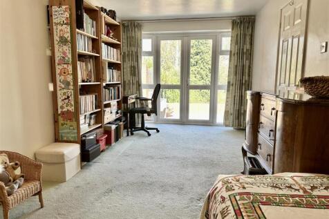office/family room/bed 4