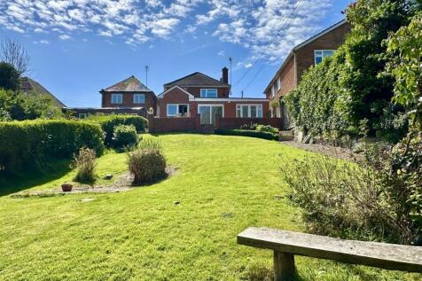 garden to house