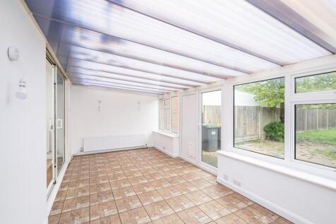 250423 - 15 High View, Bedford - 15