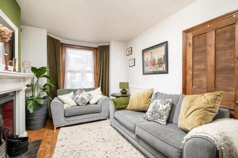 250417 - 99 George Street, Bedford - 11