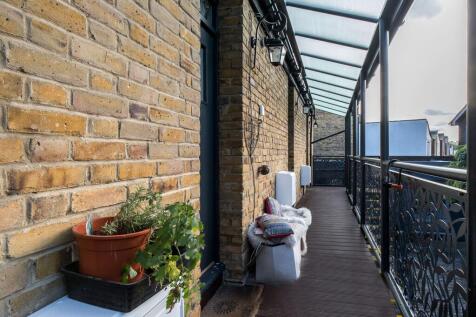 balcony