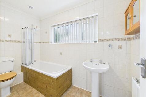 Bathroom (Ground Floor)