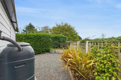 Garden area behind the Summerhouse