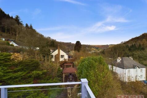 CAM01943G0-PR0376-STILL063.jpg