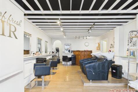 MAIN SALON