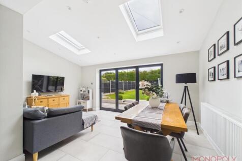 OPEN PLAN KITCHEN/DINING/ LIVING ROOM