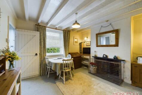 DINING /FAMILY ROOM