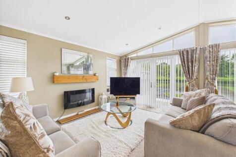 Open Plan Lounge/Kitchen/Dining Area