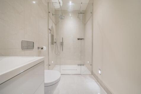 Ensuite to Bedroom 3