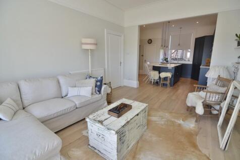 LOUNGE INTO KITCH...