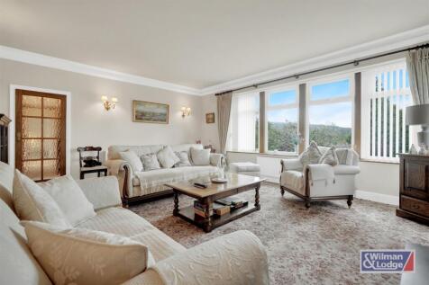 Four Bed Barn Conversion 3