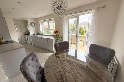 3 bed detached property, Silsden