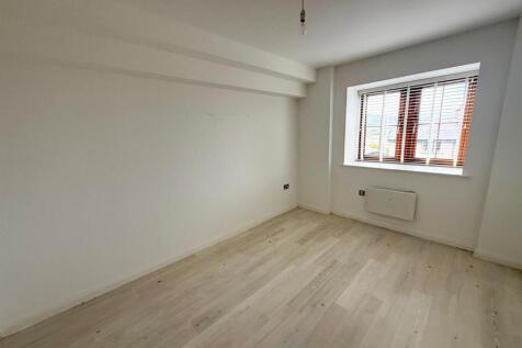 2 Bed Apartment, Riddlesden