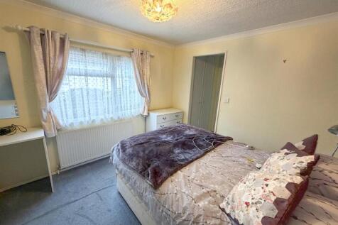 2 bed park home. Silsden