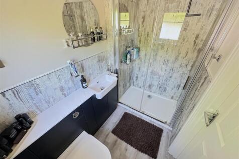 En Suite Shower Room
