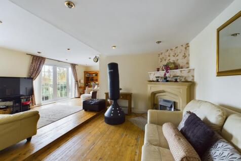 Lounge/Sitting Room