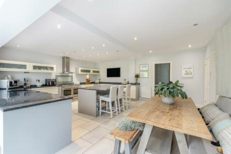 8605524-interior16.jpg