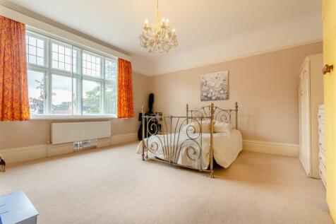 8599546-interior13.jpg