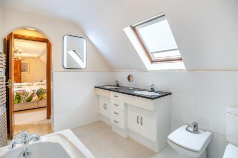 Principle En Suite (2).jpg