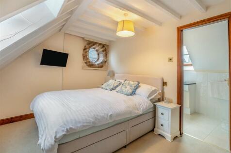 Bedroom 2 (1).jpg