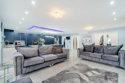 8629938-interior18.jpg