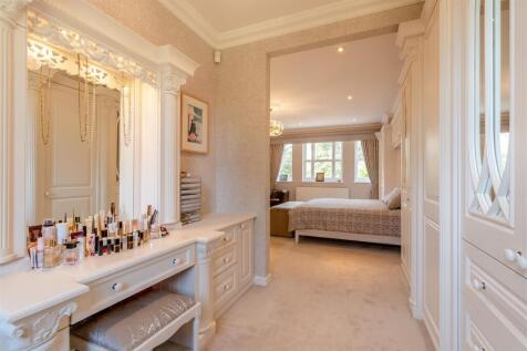 Principle Bedroom (4).jpg