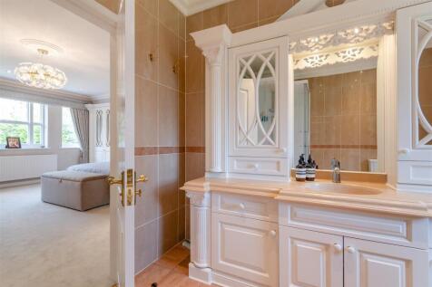 Principal En Suite 1 (3).jpg