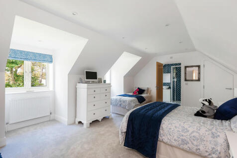 4 Flint Way ph28