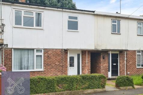 Three Bedroom Mid-Terrace house for sale by Aucti