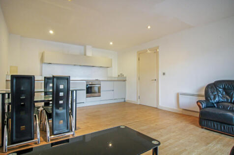 Lounge-Kitchen.JPG