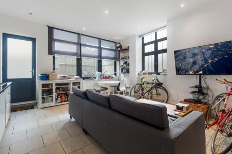 Reception / Kitchen