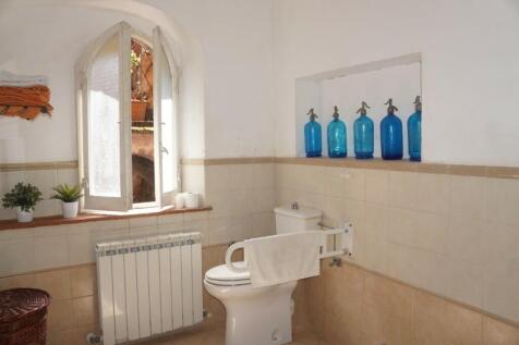 Easy Access Bathroom