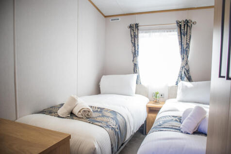 Twin Bedroom