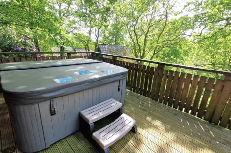 Balcony With Hot Tub