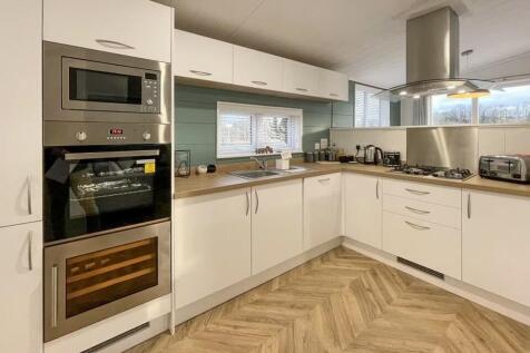 Modern Fitted Kitchen